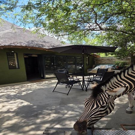 Croc Orvyll'S Kruger Lodge Marloth Park Exterior foto